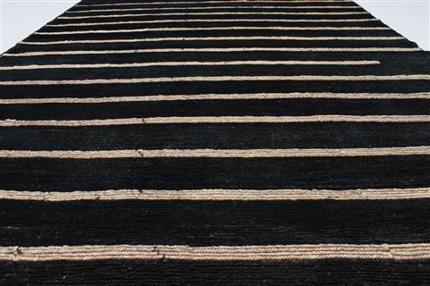 Gabbeh Black Hand Knotted 511 X 74  Area Rug 100-27897 Image 4