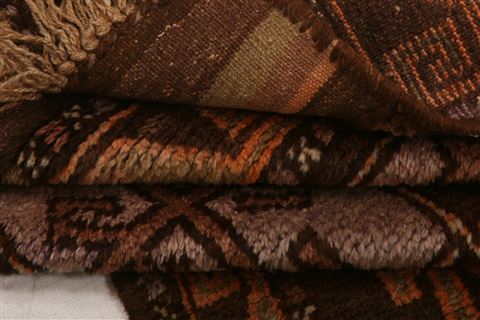 Baluch Brown Hand Knotted 30 X 52 Area Rug 100-27907 Image 3