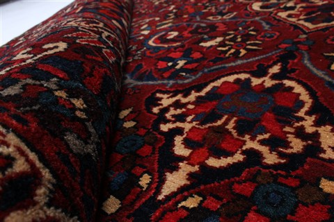 Bakhtiar Red Hand Knotted 73 X 108 Area Rug 100-27953 Image 4