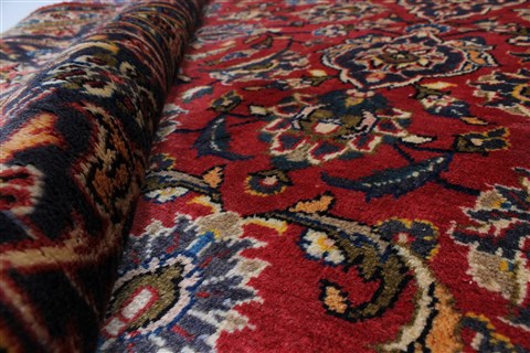 Kashan Red Hand Knotted 64 X 95 Area Rug 100-27957 Image 13