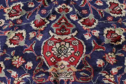 Tabriz Blue Hand Knotted 98 X 128 Area Rug 100-27970 Image 10