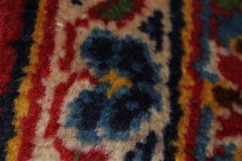 Kashan Red Hand Knotted 96 X 130 Area Rug 100-27977 Image 1