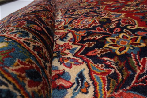 Kashan Red Hand Knotted 96 X 130 Area Rug 100-27977 Image 2