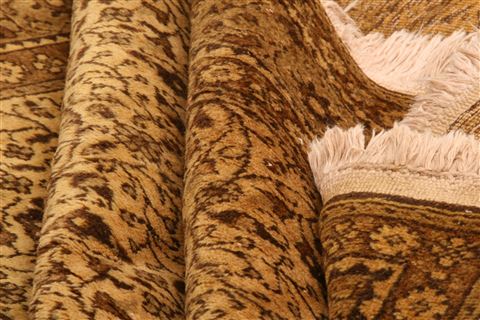 Kayseri Beige Hand Knotted 67 X 97 Area Rug 253-27995 Image 2