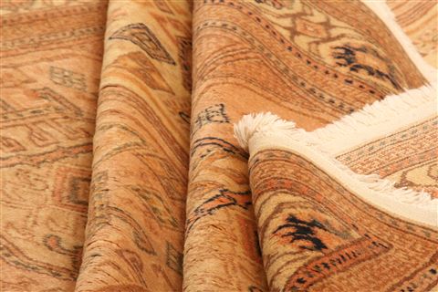 Kayseri Red Hand Knotted 69 X 96 Area Rug 253-27997 Image 2