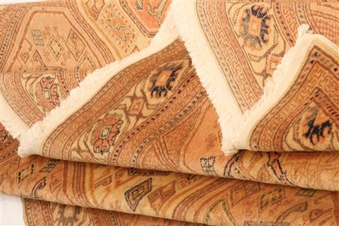 Kayseri Red Hand Knotted 69 X 96 Area Rug 253-27997 Image 3