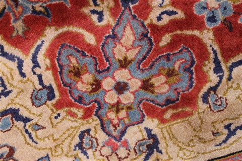 Isfahan Red Hand Knotted 95 X 131 Area Rug 100-27999 Image 14
