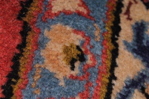 Isfahan Red Hand Knotted 95 X 131 Area Rug 100-27999 Image 2