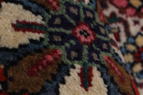 Tabriz Red Hand Knotted 98 X 123 Area Rug 100-28006 Image 3