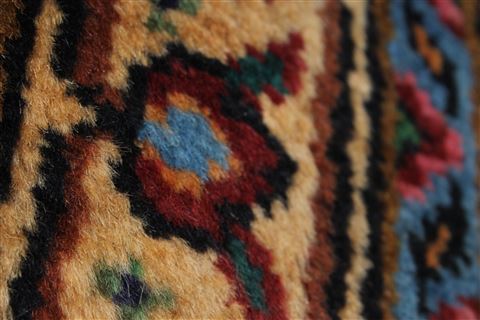 Tabriz Red Hand Knotted 98 X 123 Area Rug 100-28006 Image 4