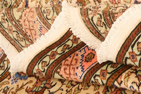 Kayseri Yellow Hand Knotted 66 X 95 Area Rug 253-28008 Image 3