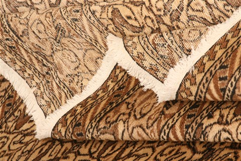 Kayseri Brown Hand Knotted 67 X 95 Area Rug 253-28010 Image 4