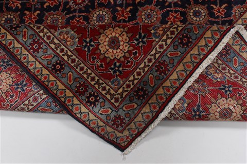 Varamin Blue Hand Knotted 82 X 109 Area Rug 100-28011 Image 3