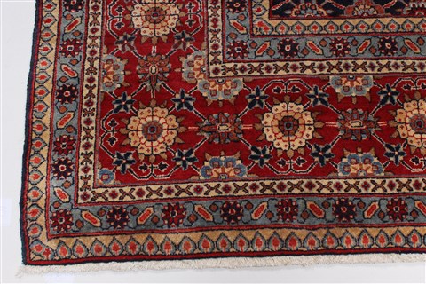 Varamin Blue Hand Knotted 82 X 109 Area Rug 100-28011 Image 8