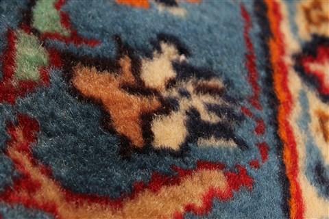 Kashan Red Hand Knotted 98 X 128 Area Rug 100-28018 Image 3