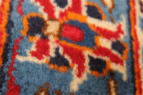 Kashan Red Hand Knotted 98 X 128 Area Rug 100-28018 Image 4