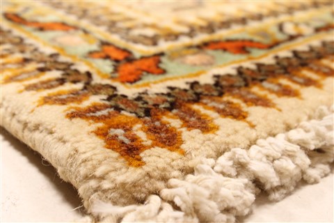 Tabatabaie Blue Hand Knotted 88 X 123 Area Rug 100-28020 Image 9