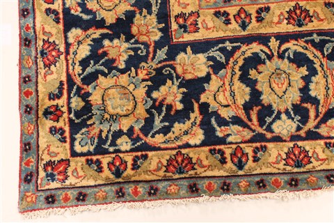 Isfahan Red Hand Knotted 87 X 126 Area Rug 100-28028 Image 8