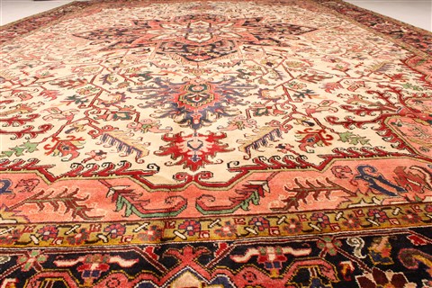 Heriz Beige Hand Knotted 128 X 188 Area Rug 100-28031 Image 8