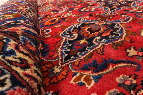 Mashad Red Hand Knotted 66 X 93 Area Rug 100-28034 Image 2