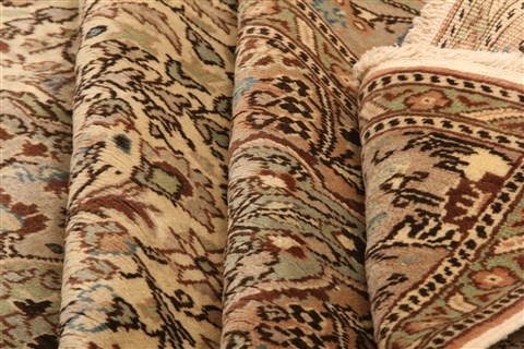 Kayseri Beige Hand Knotted 66 X 98 Area Rug 253-28079 Image 2