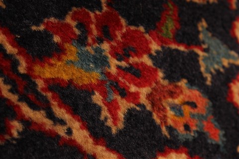 Kashan Red Hand Knotted 99 X 134 Area Rug 100-28138 Image 2