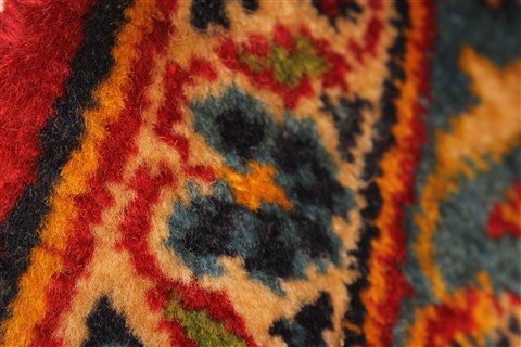 Kashan Red Hand Knotted 99 X 134 Area Rug 100-28138 Image 3