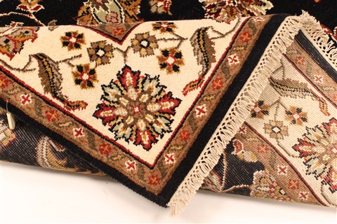Jaipur Black Hand Knotted 50 X 70 Area Rug 250-28208 Image 12