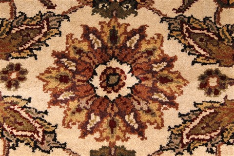 Jaipur White Hand Knotted 50 X 70 Area Rug 250-28250 Image 2