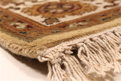 Jaipur Yellow Hand Knotted 50 X 70 Area Rug 250-28251 Image 9
