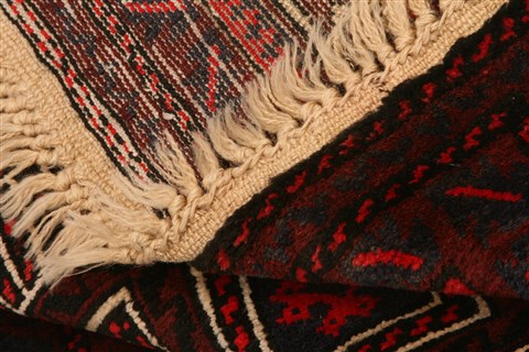Baluch Red Hand Knotted 30 X 47 Area Rug 253-28258 Image 3