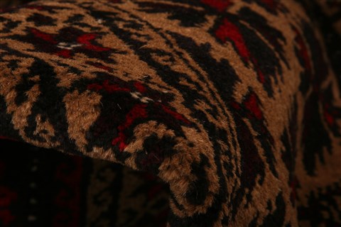 Baluch Red Hand Knotted 25 X 39 Area Rug 100-28262 Image 1