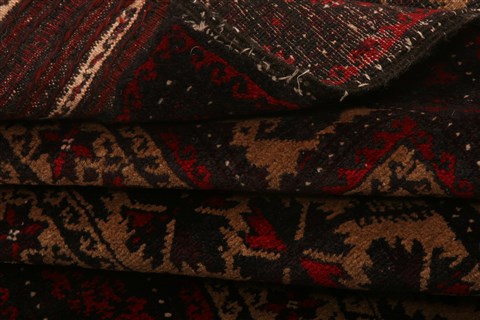 Baluch Red Hand Knotted 25 X 39 Area Rug 100-28262 Image 4