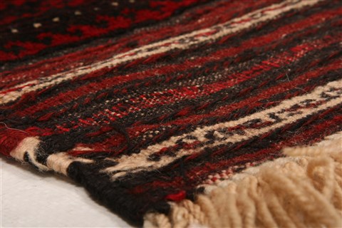 Baluch Red Hand Knotted 25 X 39 Area Rug 100-28262 Image 7
