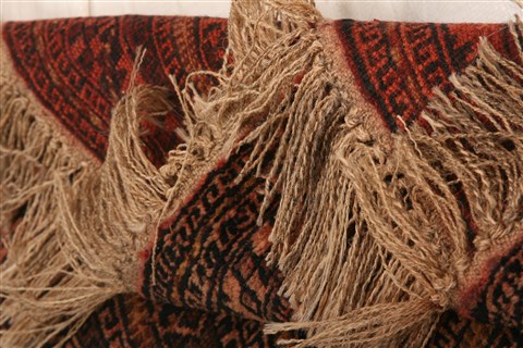 Baluch Red Hand Knotted 30 X 47 Area Rug 253-28267 Image 3