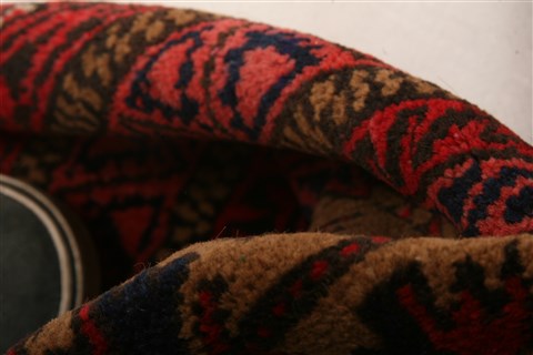 Baluch Red Hand Knotted 30 X 47 Area Rug 253-28282 Image 2