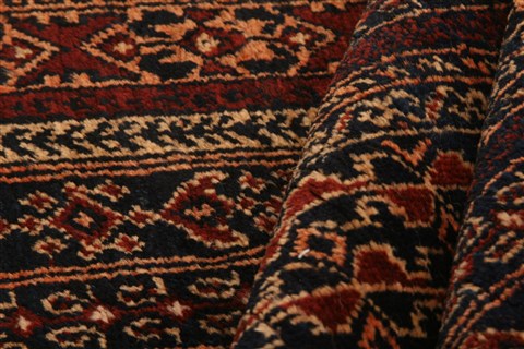 Baluch Red Hand Knotted 30 X 47 Area Rug 253-28287 Image 3