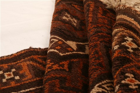 Baluch Brown Hand Knotted 30 X 47 Area Rug 100-28289 Image 2