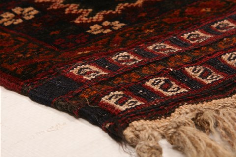 Baluch Red Hand Knotted 29 X 41 Area Rug 253-28290 Image 4