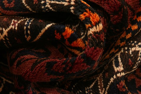 Baluch Red Hand Knotted 29 X 47 Area Rug 253-28300 Image 1