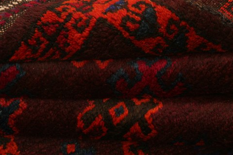 Baluch Red Hand Knotted 30 X 47 Area Rug 100-28302 Image 5