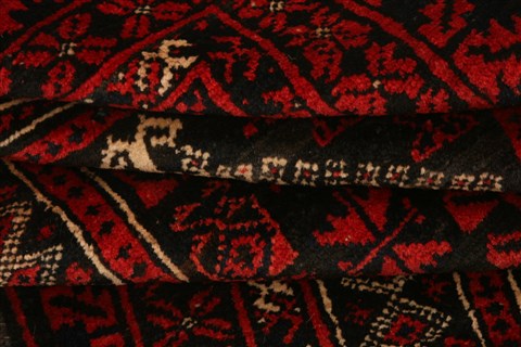 Baluch Red Hand Knotted 30 X 47 Area Rug 100-28308 Image 3