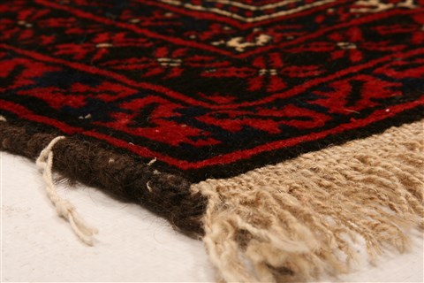 Baluch Red Hand Knotted 30 X 47 Area Rug 100-28308 Image 5