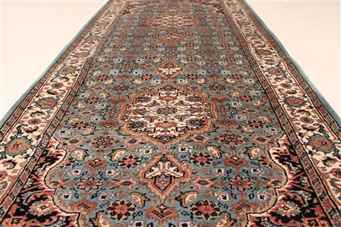 Bidjar Beige Runner Hand Knotted 28 X 60 Area Rug 250-28310 Image 3