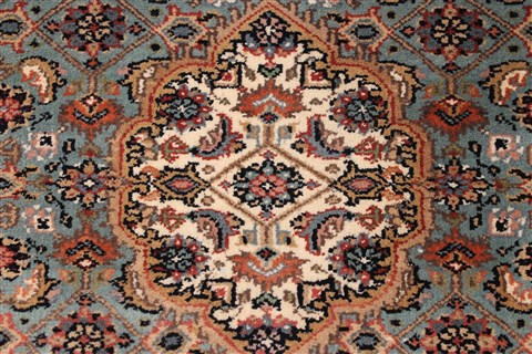 Bidjar Beige Runner Hand Knotted 28 X 60 Area Rug 250-28310 Image 8