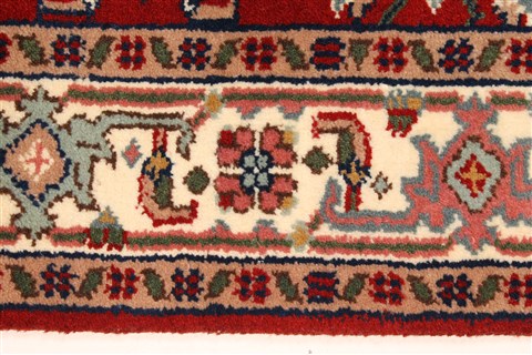 Mahi Beige Hand Knotted 30 X 50 Area Rug 250-28316 Image 2