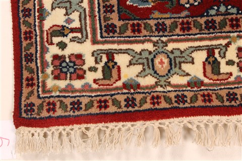 Mahi Beige Hand Knotted 30 X 50 Area Rug 250-28316 Image 9