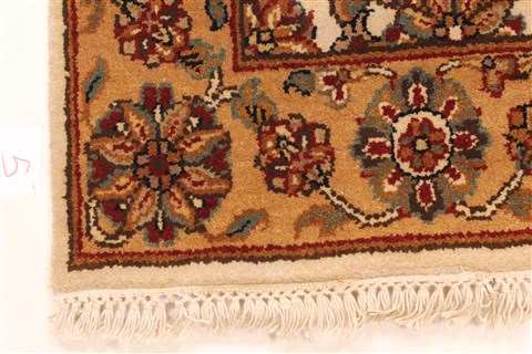Isfahan Beige Hand Knotted 30 X 50 Area Rug 250-28351 Image 10