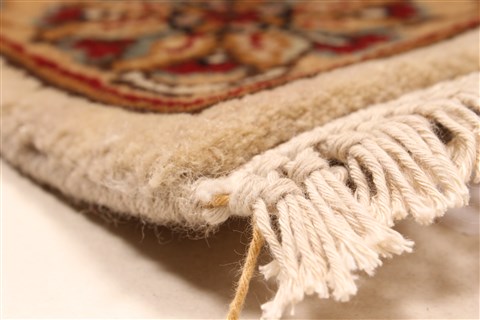 Isfahan Beige Hand Knotted 30 X 50 Area Rug 250-28351 Image 9