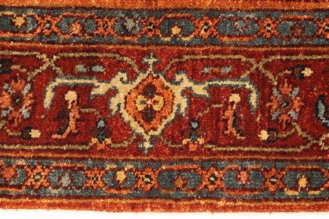 Serapi Beige Hand Knotted 40 X 511 Area Rug 250-28386 Image 2